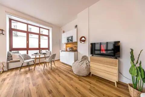 Ruhige Und Stilvolle Wohnung Am Clara-Zetkin-Park Lipcse Kültér fotó