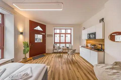 Ruhige Und Stilvolle Wohnung Am Clara-Zetkin-Park Lipcse Kültér fotó