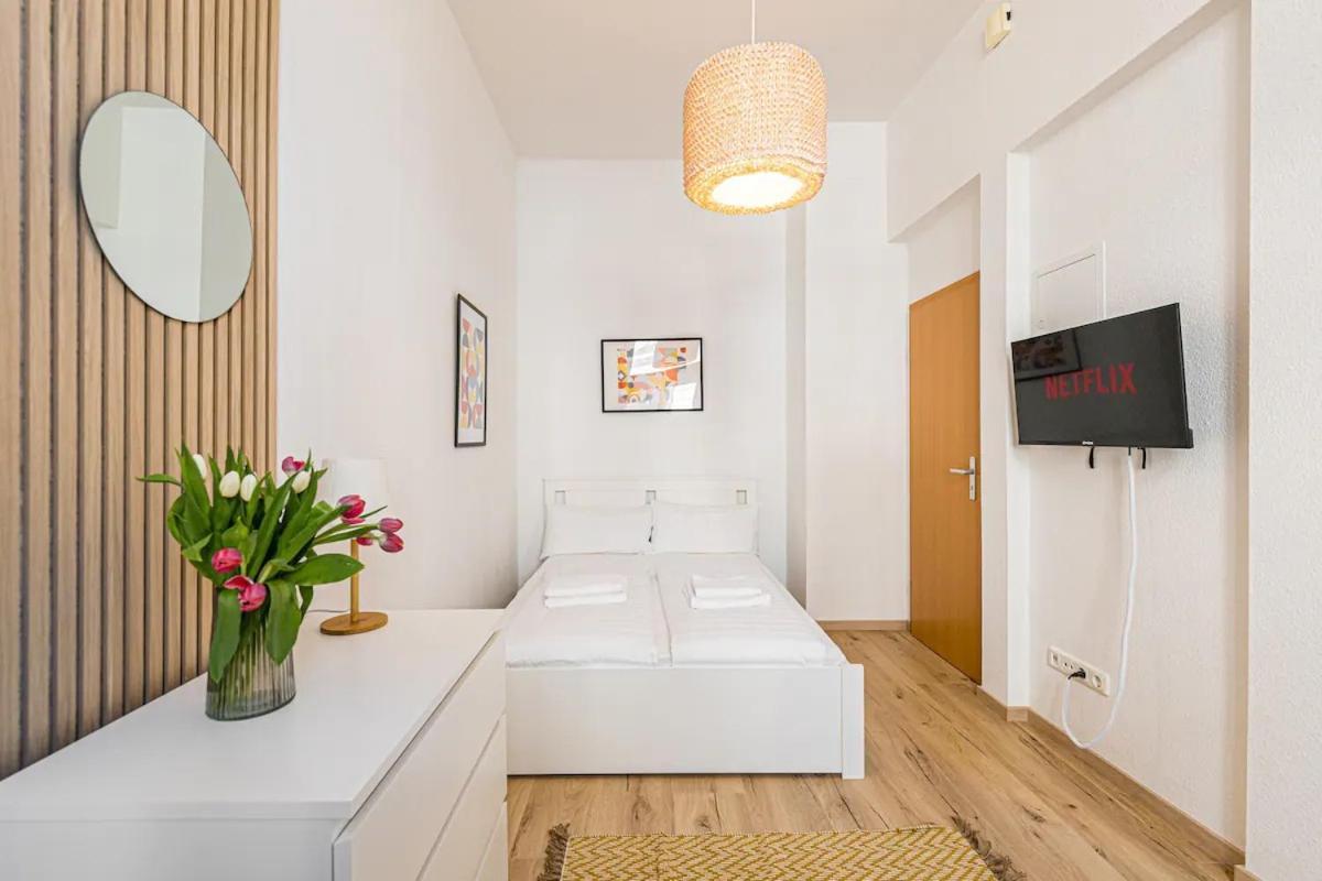 Ruhige Und Stilvolle Wohnung Am Clara-Zetkin-Park Lipcse Kültér fotó